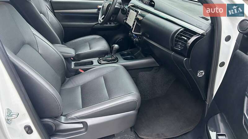 Пикап Toyota Hilux 2022 в Киеве фото 6 Пикап Toyota Hilux 2022 в Киеве