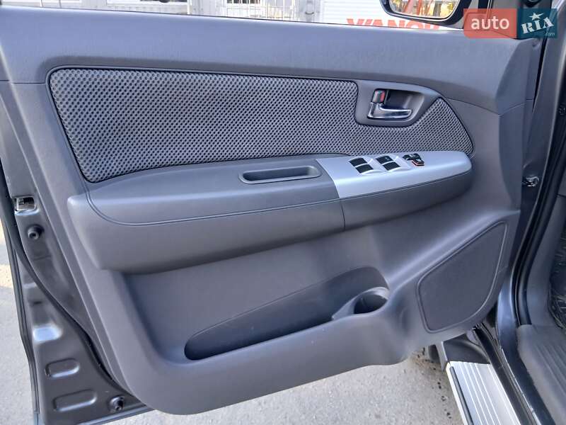 Пикап Toyota Hilux 2013 в Николаеве фото 15 Пикап Toyota Hilux 2013 в Николаеве