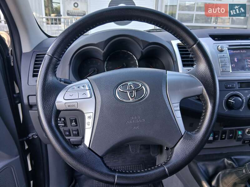 Пикап Toyota Hilux 2013 в Николаеве фото 11 Пикап Toyota Hilux 2013 в Николаеве