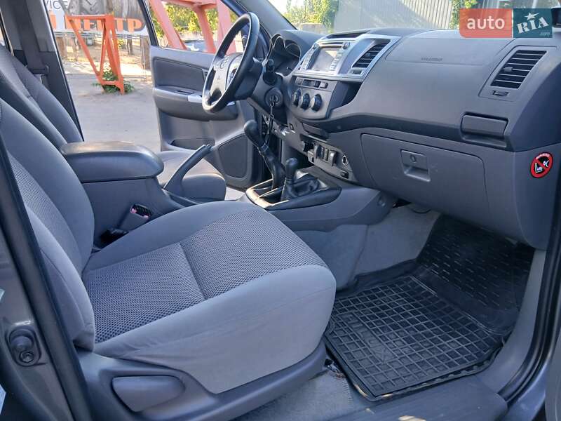 Пикап Toyota Hilux 2013 в Николаеве фото 13 Пикап Toyota Hilux 2013 в Николаеве