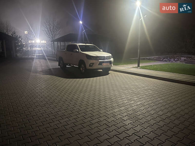 Пикап Toyota Hilux 2017 в Верхнеднепровске
