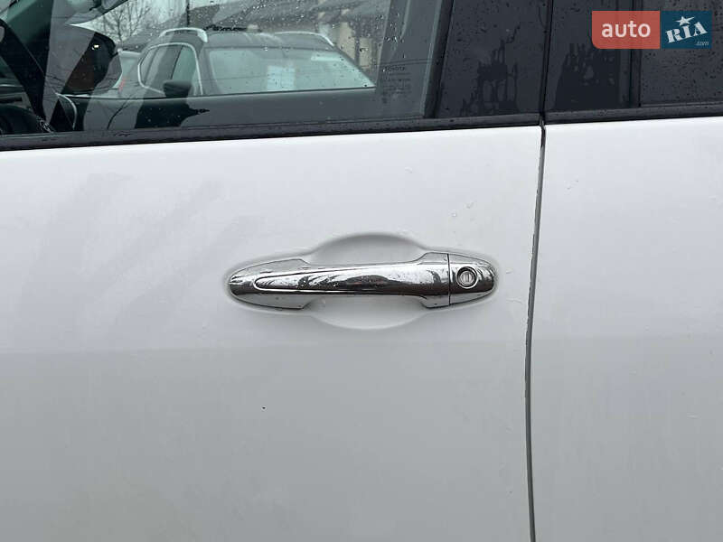 Пікап Toyota Hilux 2016 в Стрию