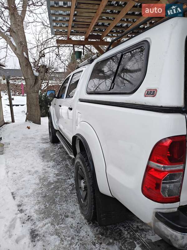 Пикап Toyota Hilux 2013 в Киеве фото 4 Пикап Toyota Hilux 2013 в Киеве