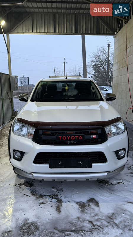 Пикап Toyota Hilux 2016 в Татарбунарах