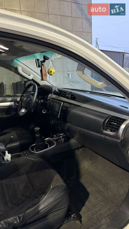 Пикап Toyota Hilux 2016 в Татарбунарах