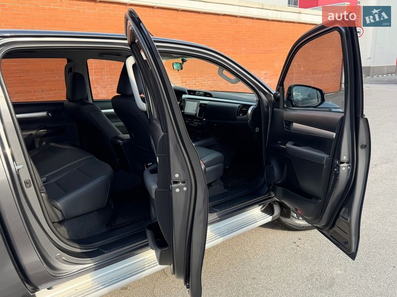 Пикап Toyota Hilux 2024 в Киеве фото 3 Пикап Toyota Hilux 2024 в Киеве