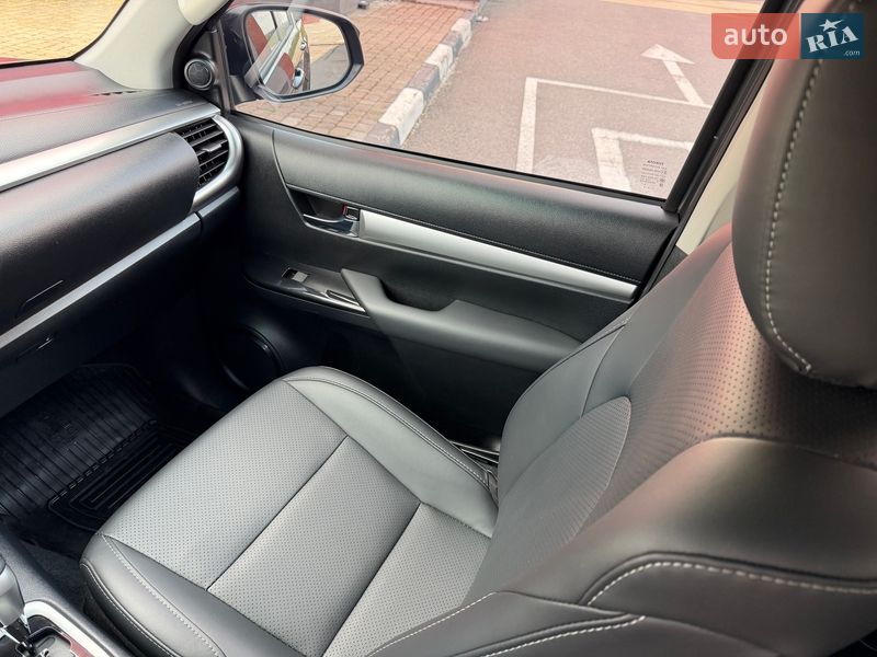 Пикап Toyota Hilux 2024 в Киеве фото 46 Пикап Toyota Hilux 2024 в Киеве