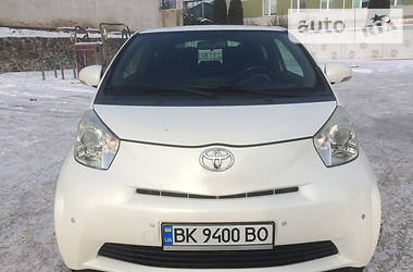 Купе Toyota IQ 2010 в Киеве