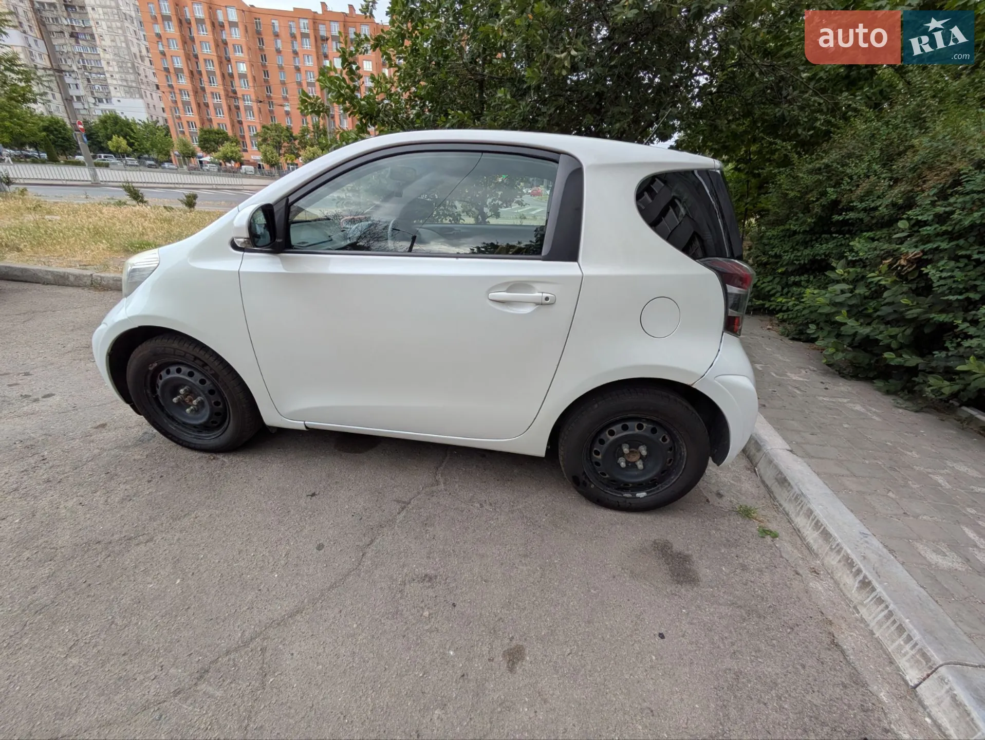2011 Toyota iQ - мініатюра 3
