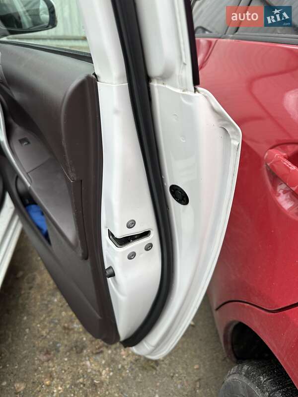 Хэтчбек Toyota IQ 2010 в Киеве