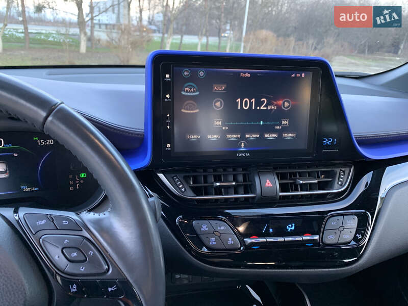 Позашляховик / Кросовер Toyota Izoa 2022 в Чернівцях