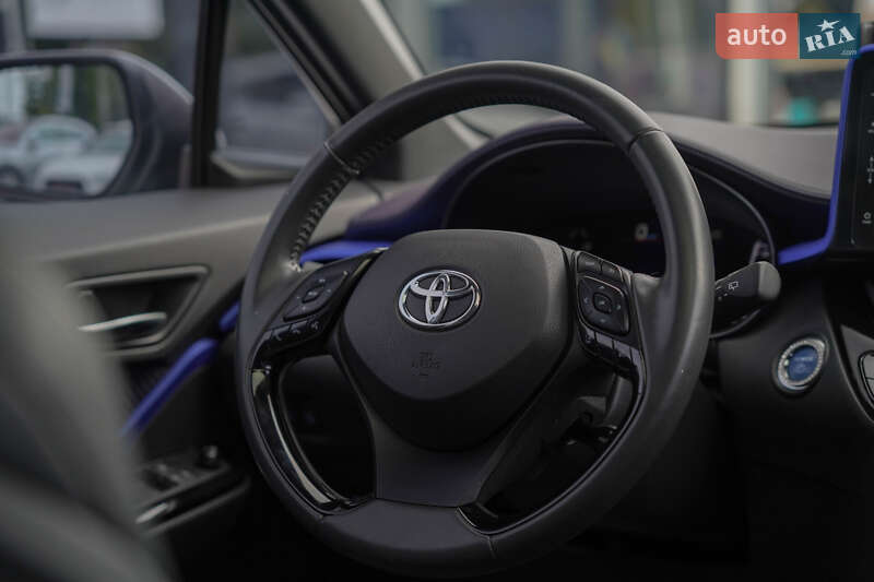 Позашляховик / Кросовер Toyota Izoa 2021 в Чернівцях