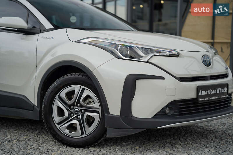 Позашляховик / Кросовер Toyota Izoa 2021 в Чернівцях