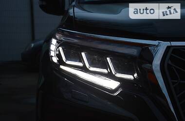 Позашляховик / Кросовер Toyota Land Cruiser Prado 2020 в 