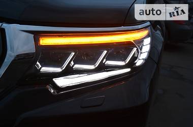 Позашляховик / Кросовер Toyota Land Cruiser Prado 2020 в 