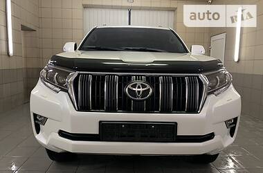 Позашляховик / Кросовер Toyota Land Cruiser Prado 2019 в  фото 4 Позашляховик / Кросовер Toyota Land Cruiser Prado 2019 в