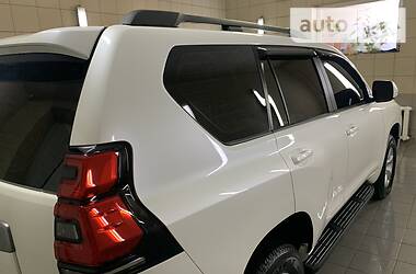 Позашляховик / Кросовер Toyota Land Cruiser Prado 2019 в  фото 18 Позашляховик / Кросовер Toyota Land Cruiser Prado 2019 в