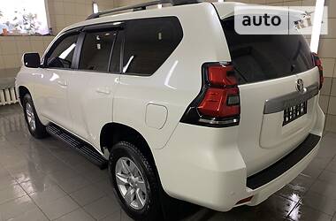 Позашляховик / Кросовер Toyota Land Cruiser Prado 2019 в  фото 15 Позашляховик / Кросовер Toyota Land Cruiser Prado 2019 в