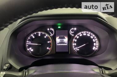 Позашляховик / Кросовер Toyota Land Cruiser Prado 2019 в 