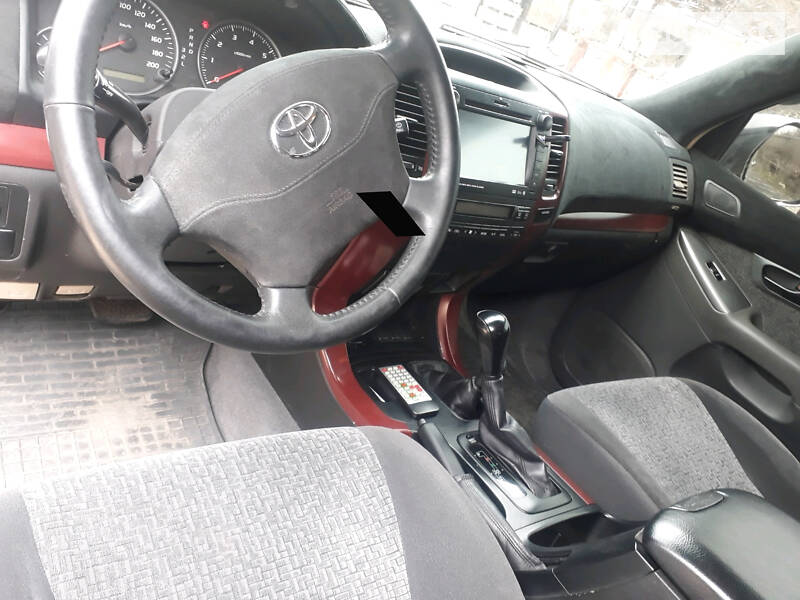 Внедорожник / Кроссовер Toyota Land Cruiser Prado 2004 в Константиновке