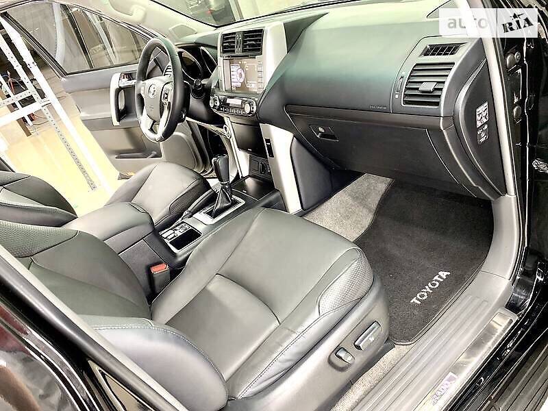 Позашляховик / Кросовер Toyota Land Cruiser Prado 2012 в Миколаєві