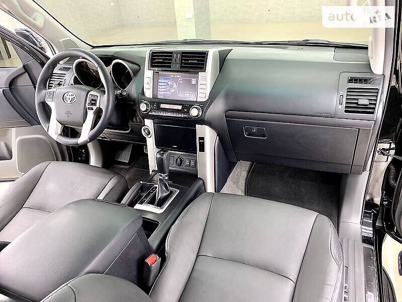 Позашляховик / Кросовер Toyota Land Cruiser Prado 2012 в Миколаєві