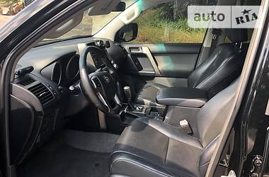 Позашляховик / Кросовер Toyota Land Cruiser Prado 2012 в 