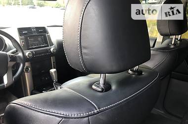 Позашляховик / Кросовер Toyota Land Cruiser Prado 2012 в 