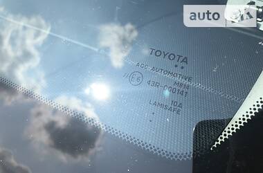 Позашляховик / Кросовер Toyota Land Cruiser Prado 2012 в 