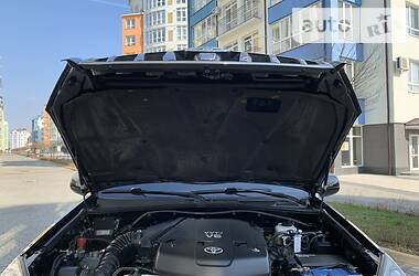 Позашляховик / Кросовер Toyota Land Cruiser Prado 2009 в 
