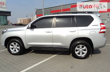 Позашляховик / Кросовер Toyota Land Cruiser Prado 2013 в 