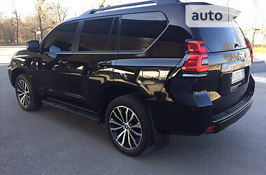 Позашляховик / Кросовер Toyota Land Cruiser Prado 2019 в 