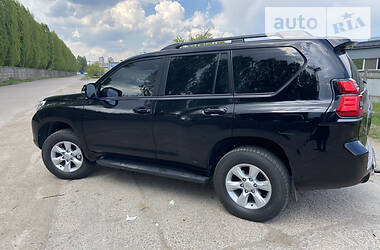 Позашляховик / Кросовер Toyota Land Cruiser Prado 2010 в 