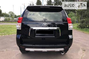 Позашляховик / Кросовер Toyota Land Cruiser Prado 2012 в 
