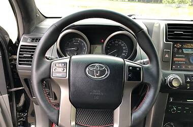 Позашляховик / Кросовер Toyota Land Cruiser Prado 2012 в 