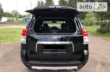 Позашляховик / Кросовер Toyota Land Cruiser Prado 2012 в 