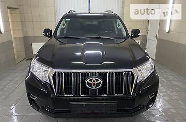 Позашляховик / Кросовер Toyota Land Cruiser Prado 2019 в 