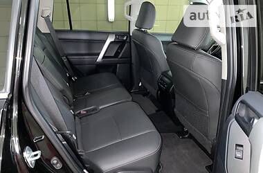 Позашляховик / Кросовер Toyota Land Cruiser Prado 2019 в 