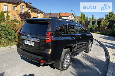 Позашляховик / Кросовер Toyota Land Cruiser Prado 2019 в 