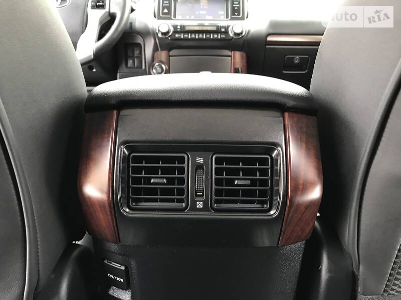 Позашляховик / Кросовер Toyota Land Cruiser Prado 2017 в Вінниці