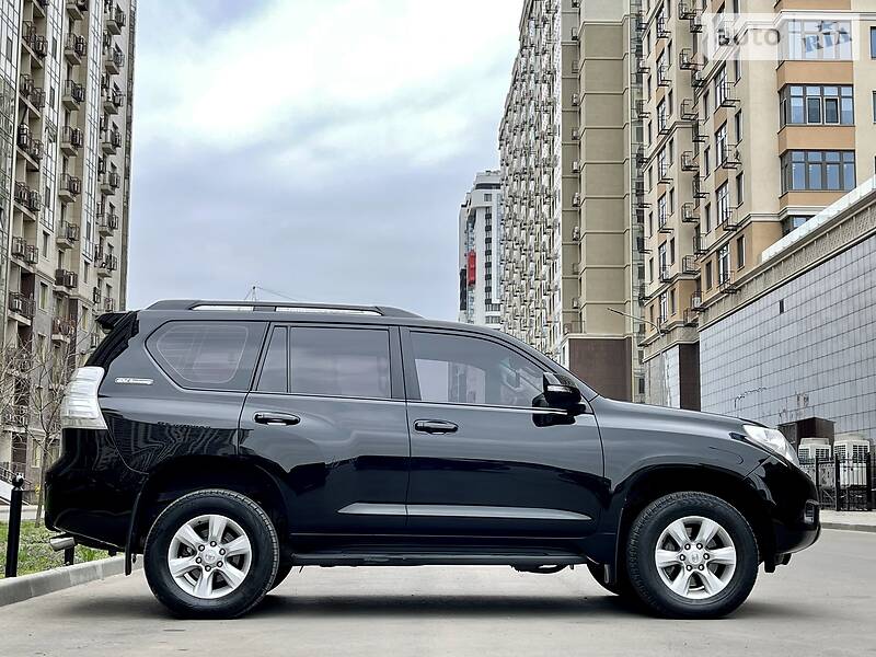 Внедорожник / Кроссовер Toyota Land Cruiser Prado 2013 в Одессе