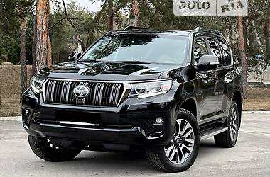 Внедорожник / Кроссовер Toyota Land Cruiser Prado 2021 в 