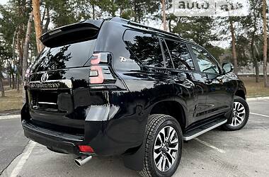Внедорожник / Кроссовер Toyota Land Cruiser Prado 2021 в 
