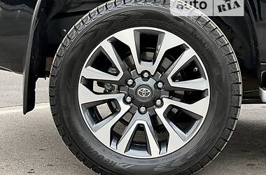 Внедорожник / Кроссовер Toyota Land Cruiser Prado 2021 в 