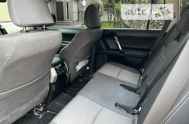 Внедорожник / Кроссовер Toyota Land Cruiser Prado 2020 в 