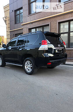 Внедорожник / Кроссовер Toyota Land Cruiser Prado 2010 в Киеве