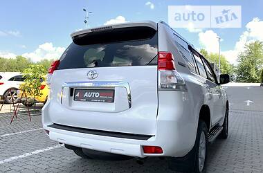 Позашляховик / Кросовер Toyota Land Cruiser Prado 2012 в 