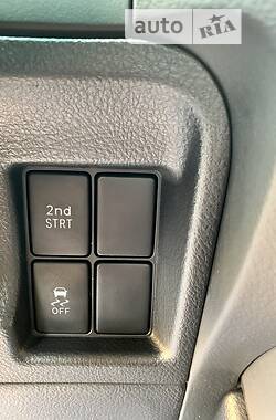 Позашляховик / Кросовер Toyota Land Cruiser Prado 2012 в 