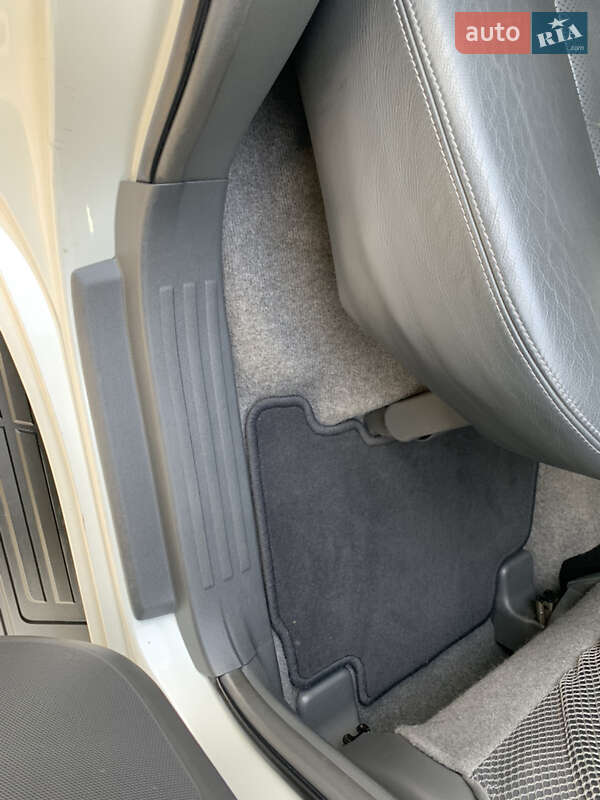 Внедорожник / Кроссовер Toyota Land Cruiser Prado 2013 в Тернополе фото 40 Внедорожник / Кроссовер Toyota Land Cruiser Prado 2013 в Тернополе