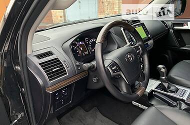 Внедорожник / Кроссовер Toyota Land Cruiser Prado 2020 в 